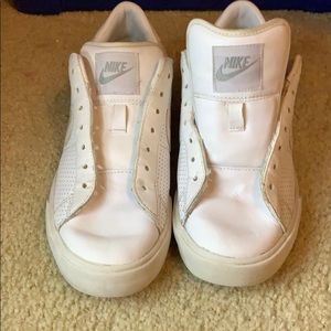 EUC White nike women’s